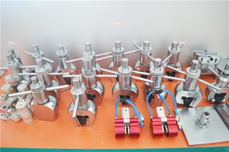 ultimate tensile testing machine