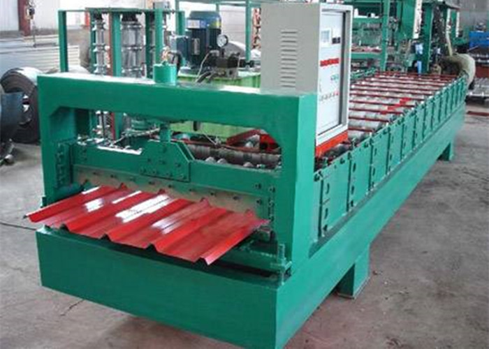 Green Color Roofing Sheet Roll Forming Machine With Stainless Steel Slide