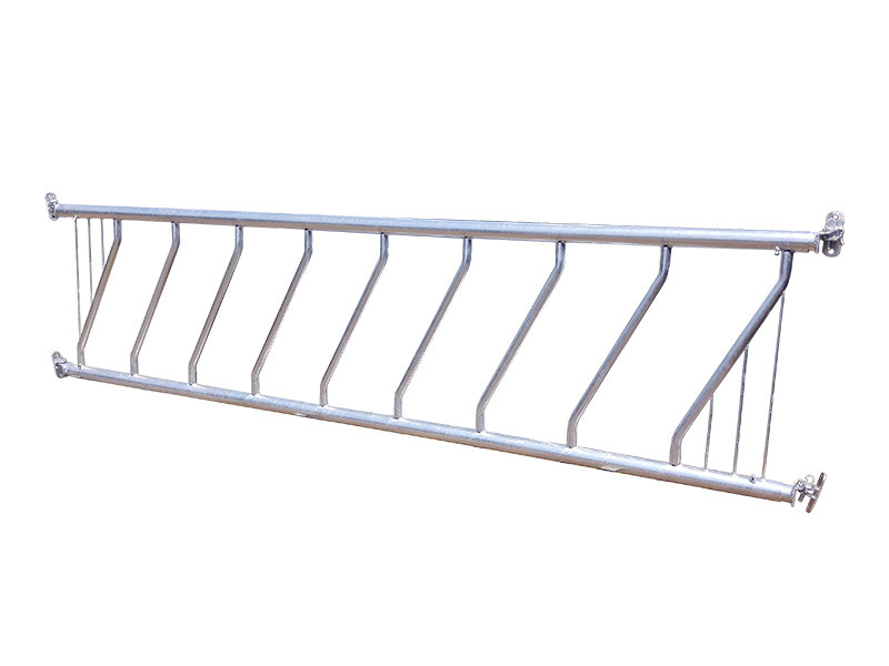 High Rigidity Cattle Feed Barriers Gates , Locking Yoke Feed Barriers