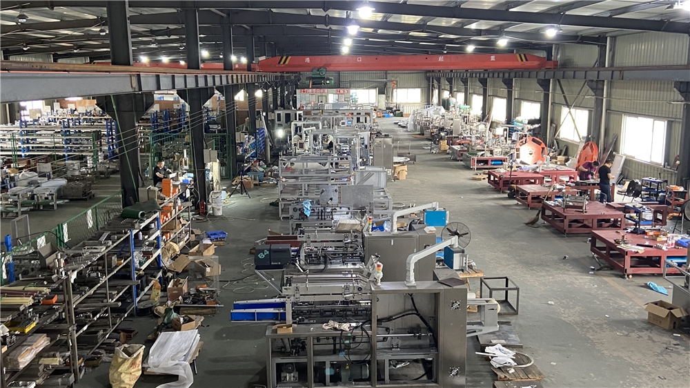 Small Scale Automatic Packaging Machine For 330ml Beverage Carton
