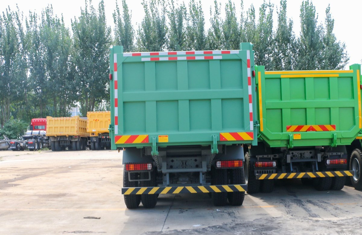 Sinotruck Howo 30tons 6x4 375hp Used Tipper Truck Dump Truck with Segement Heavy Truck