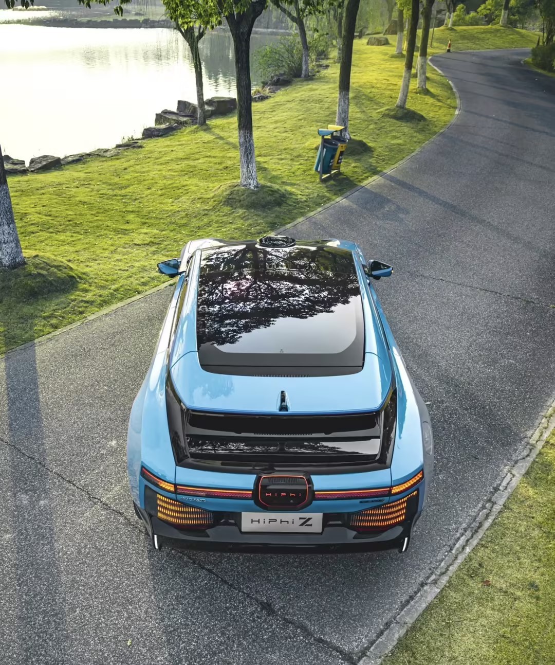 HiPhi Z Electric Luxury Car Intelligent Driving 705KM Range 0-100km/H Acceleration 3.8s