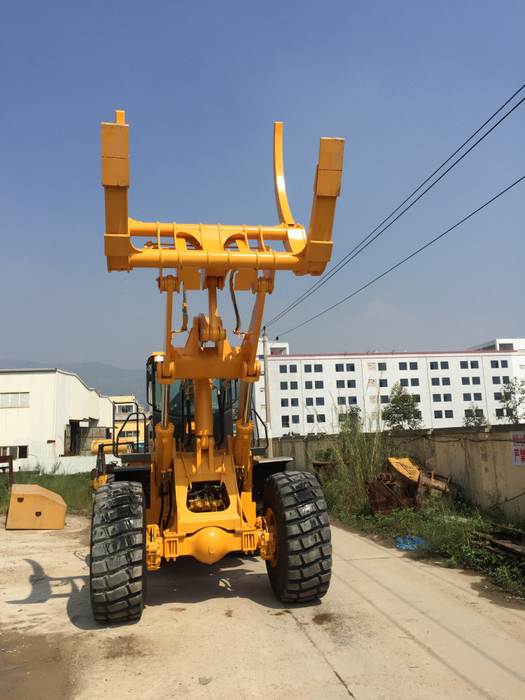 Cummins Engine Wheeled Log Loader Grapple 15000 KG Rated Load 35° Turning Angle