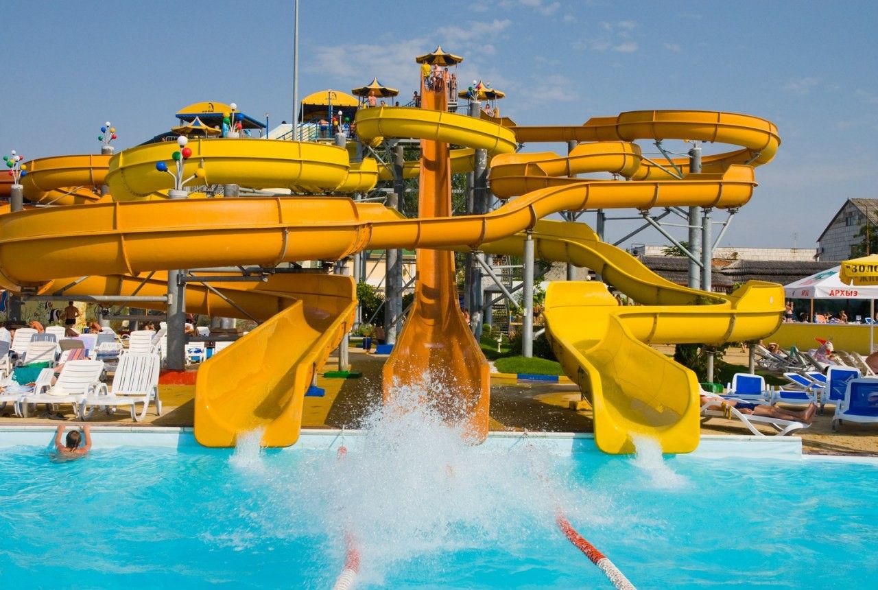 OEM Water Amusement Park Equipment Colorful Fiberglass Slide Set