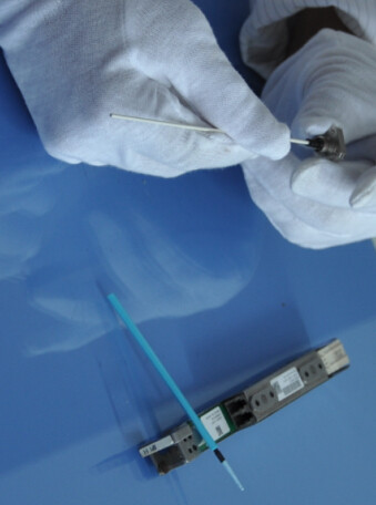 1.25mm Fiber Optic Cleaning Sticks High Cleaning Performance Fiber Optic Swab