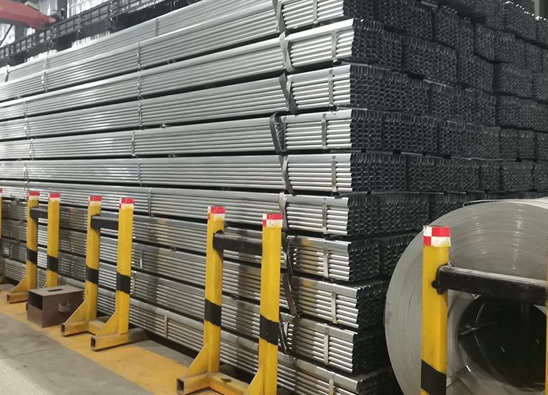 High-Quality Ss330 Ss400 S235jr Q195 Q235 Q345 Thickness 0.6-25mm Customized Size and Surface Square/Rectangular Galvanized Steel Pipe with Manufacturers Price