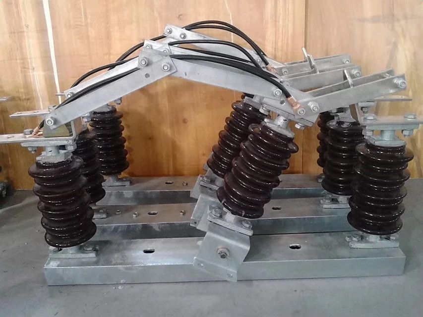High Voltage Pole Mounted Load Break Switch 12KV 24KV 33KV 4001A 600A 1250A