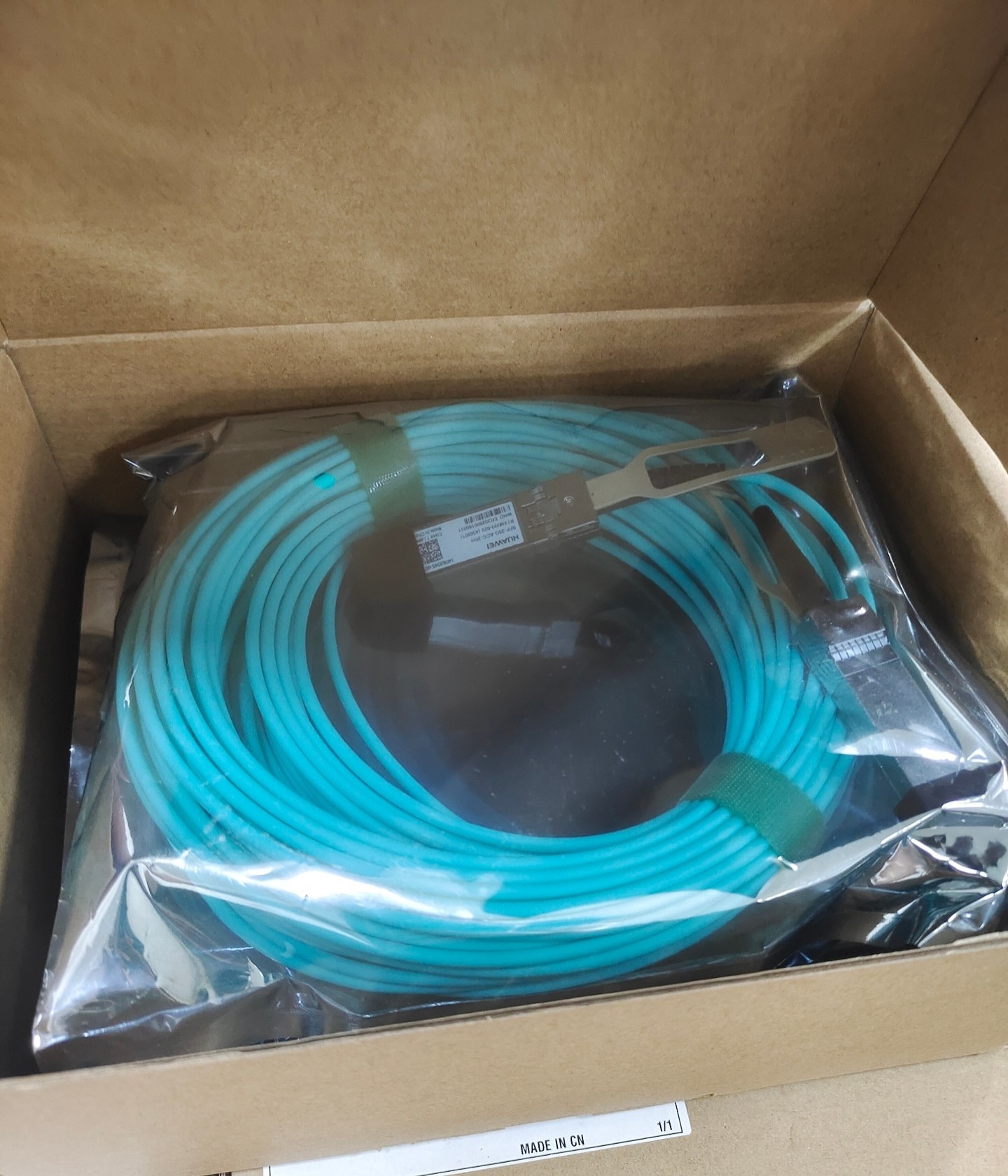 SFP-25G-AOC-20m Huawei Active Optical Cable Assembly, SFP28 AOC, 25.78125G, 0.02km, A