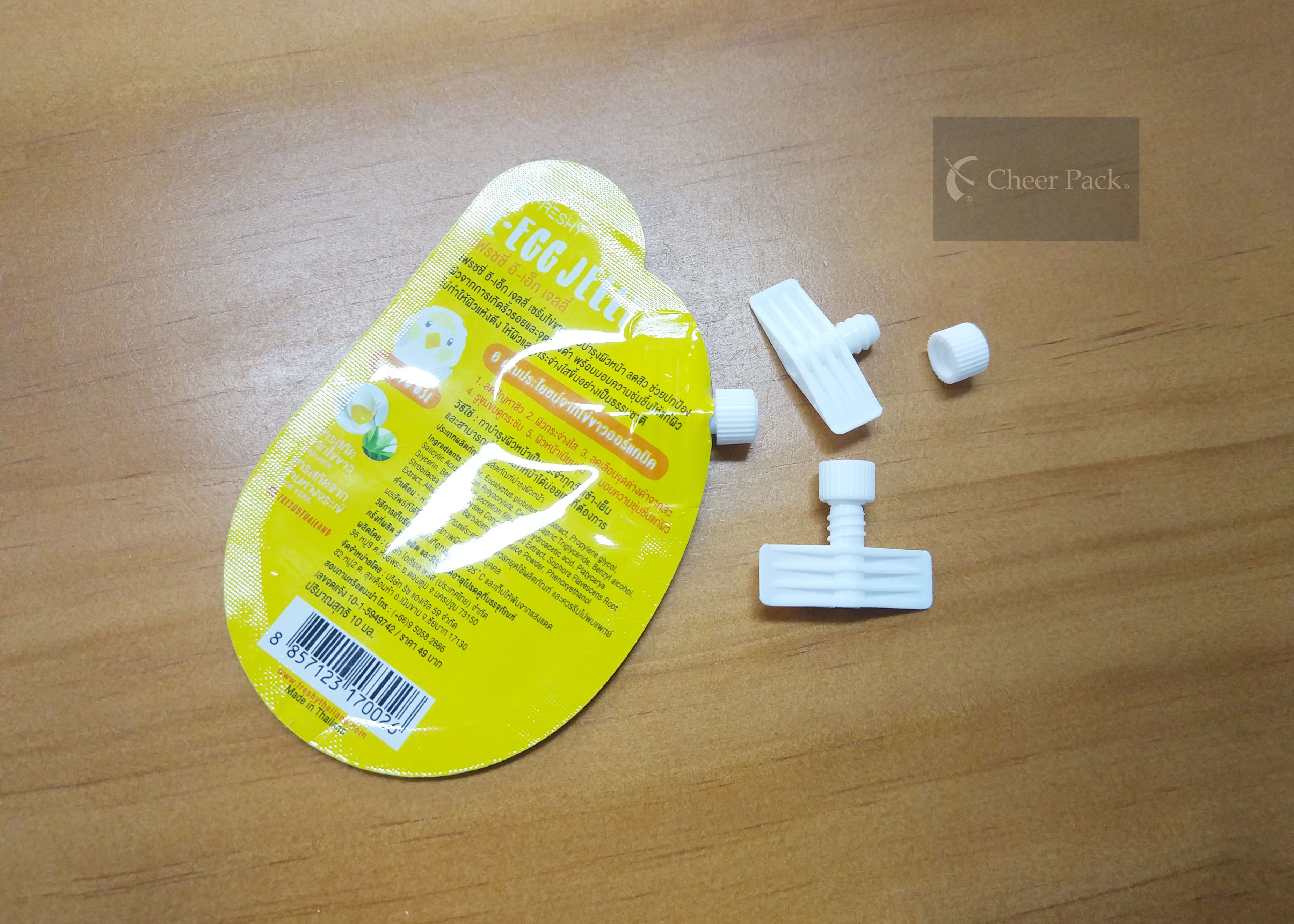 Plastic PE Material Twist Pour Spout Caps White Color Diameter 4mm
