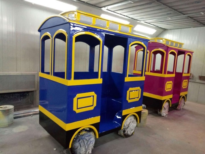 Pollution Free Trackless Train Amusement Ride With Smoke Steam Spray Device