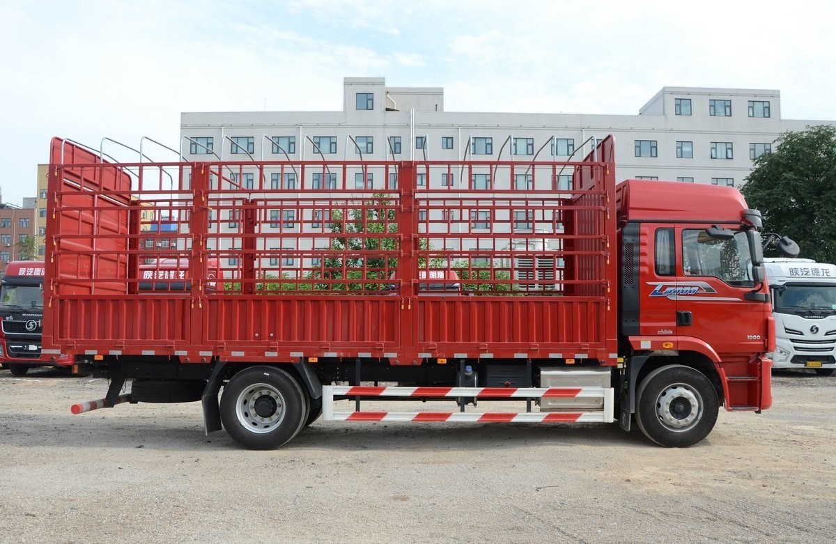 Shacman L5000 Cargo 8x4 Truck Comfort And Reliability Left Right Driving