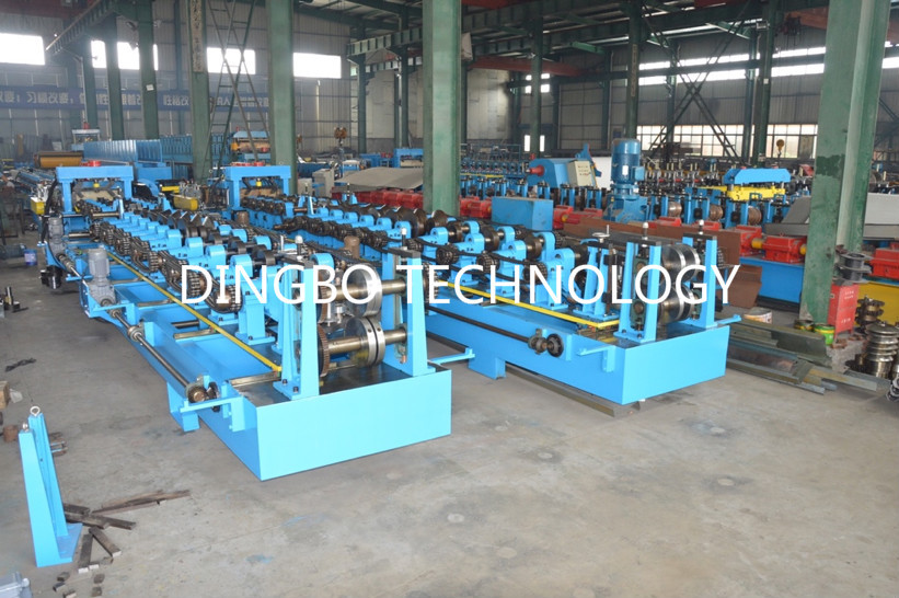 Hydraulic Pre-punching Adjustable Size Steel CZ Purlin Roll Forming Machine With 5 Tons Decoiler