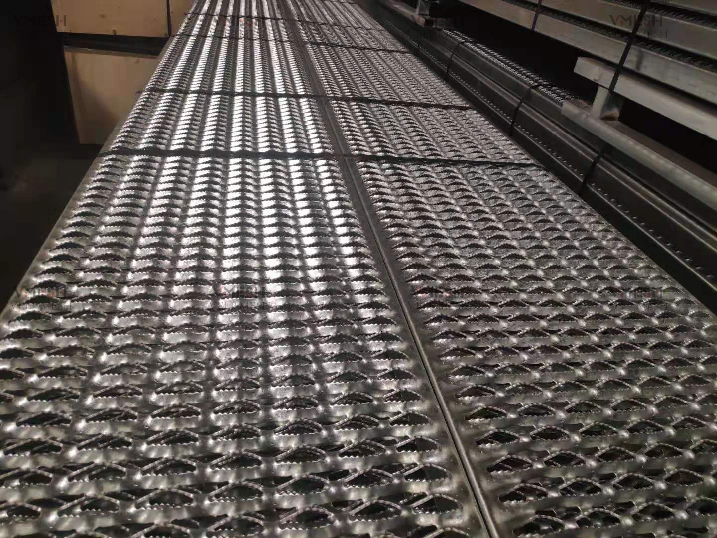 300mm Aluminum Serrated Metal Grating Grip Strut Walkway non rusting
