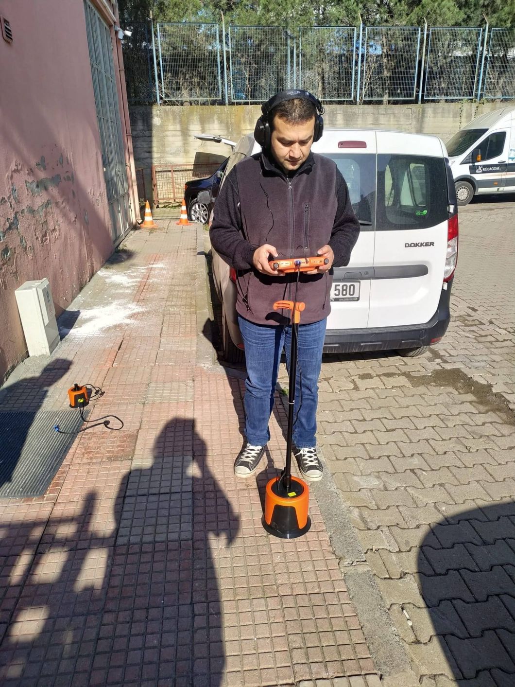 Pqwt-L6000 Multi-Sensors Outdoor 5m Depth Water Pipe Leak Detector