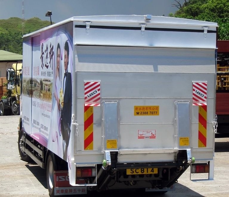 Steel material black light hydraulic system truck tailgate lift to 1350m, load capacity 1500kg