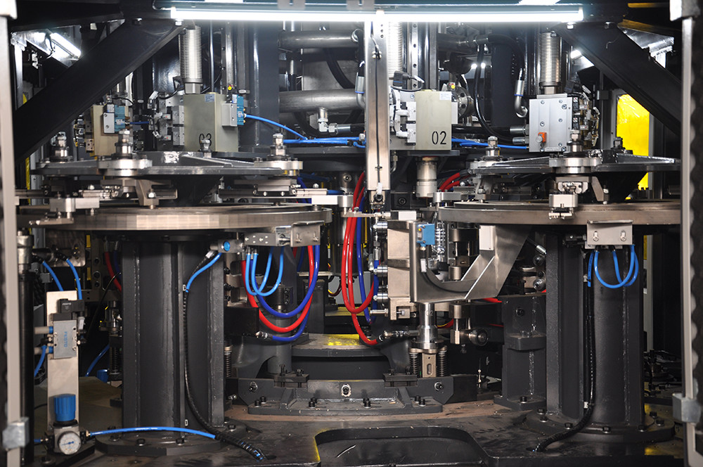 PET Bottle Blowing Filling Capping Combiblock For Pure / Mineral Water Production Line