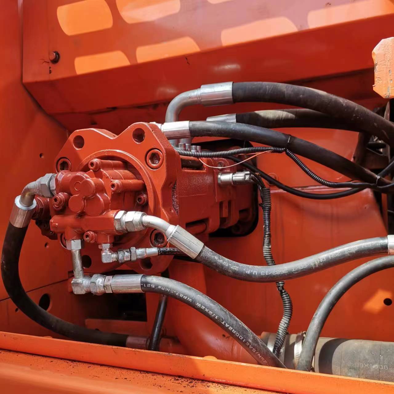 Low Working Hours Guaranteed Original Korea Used Doosan DX225LC Crawler Excavator 115KW
