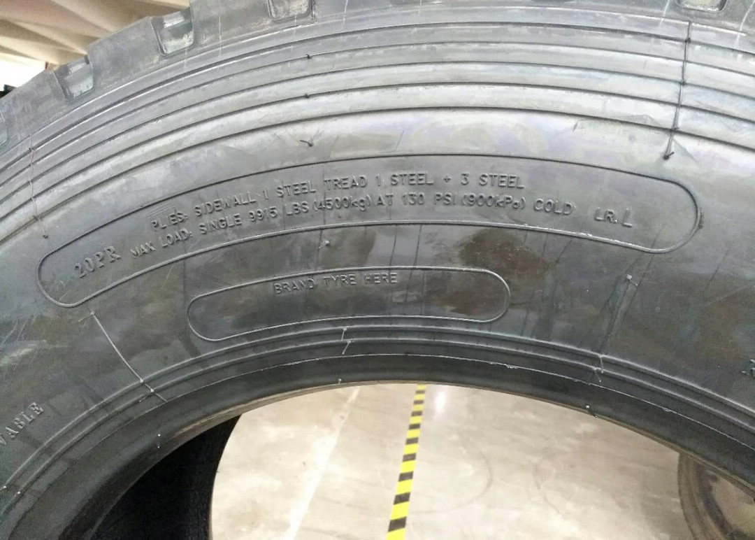 385/55R22.5 Wide Base Truck Tires , Fuel Efficient Truck Tires Width >255mm