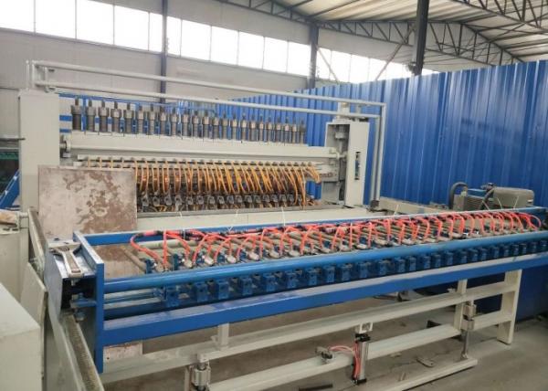 Low Carbon Hot Dipped Galvanized Wire Mesh Fence Machine Automatic For Anti Climb Fence