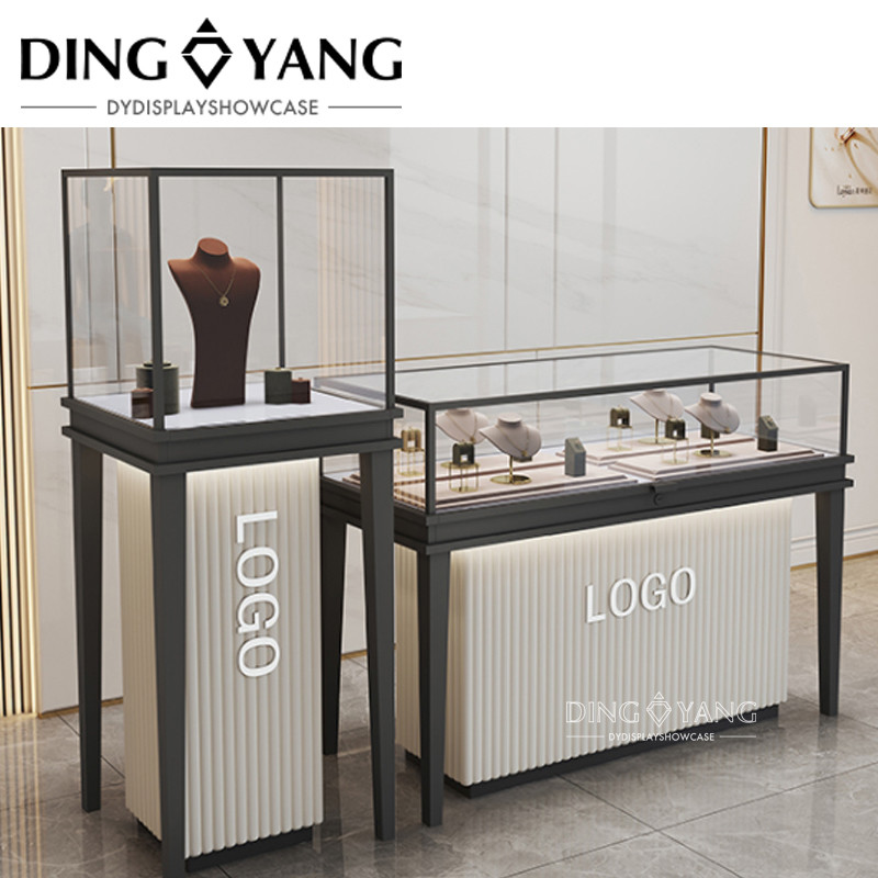 Standard Black Luxury Jewelry Showcase Display With Low Power Consumption Lights