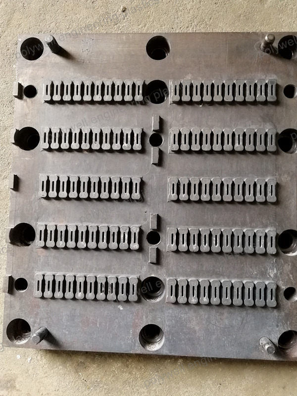 Plastic Moulded Components Plastic Extrusion Mold For PA Polymer Extrusion Machine