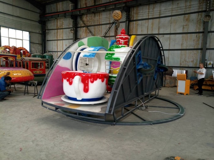 Indoor / Outdoor Teacup Amusement Ride With Under Base And Transmission System