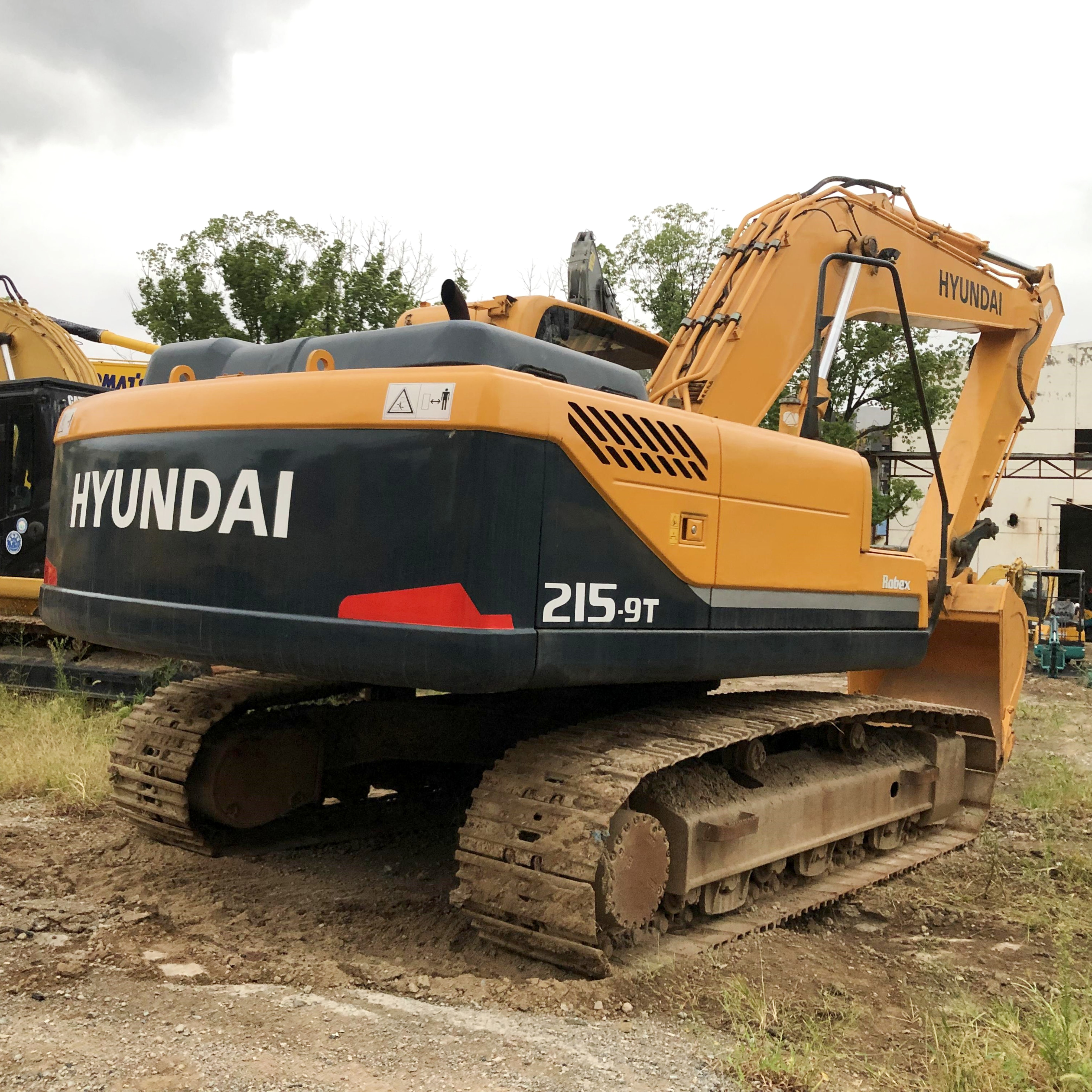 Used Hyundai 215-9T Excavator Construction Equipment from Korea 2019 Year Model at Cheaper