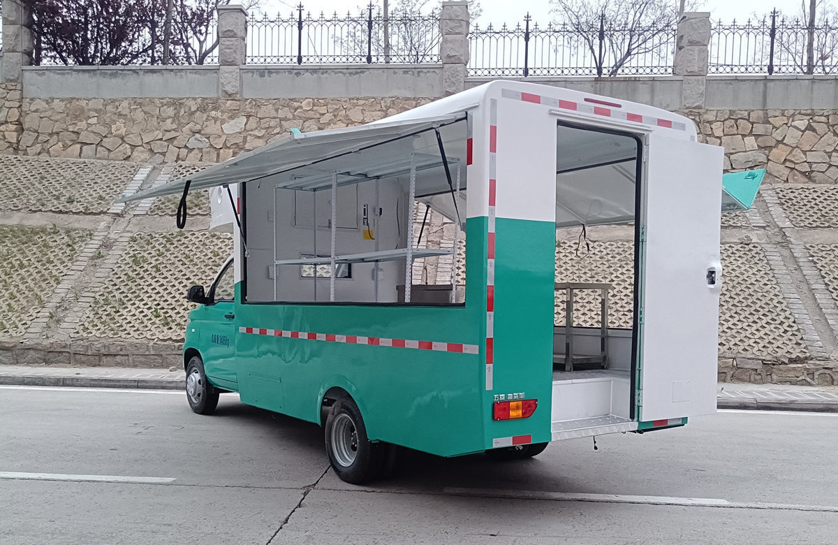 Used Cargo Box Truck Wuling Sales Minitruck 5-Speed Manual Transmission 1.5 Tons Paylaod