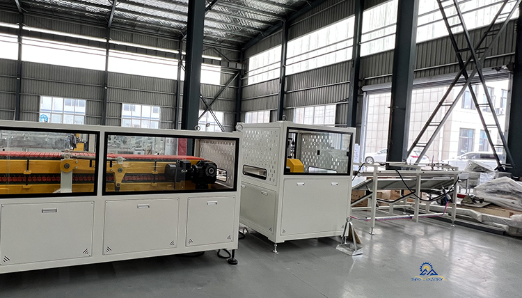 6000 KG Capacity 30kW Power WPC PVC Louver Panel Production Line for 380V 50HZ 3Phase Voltage Customized