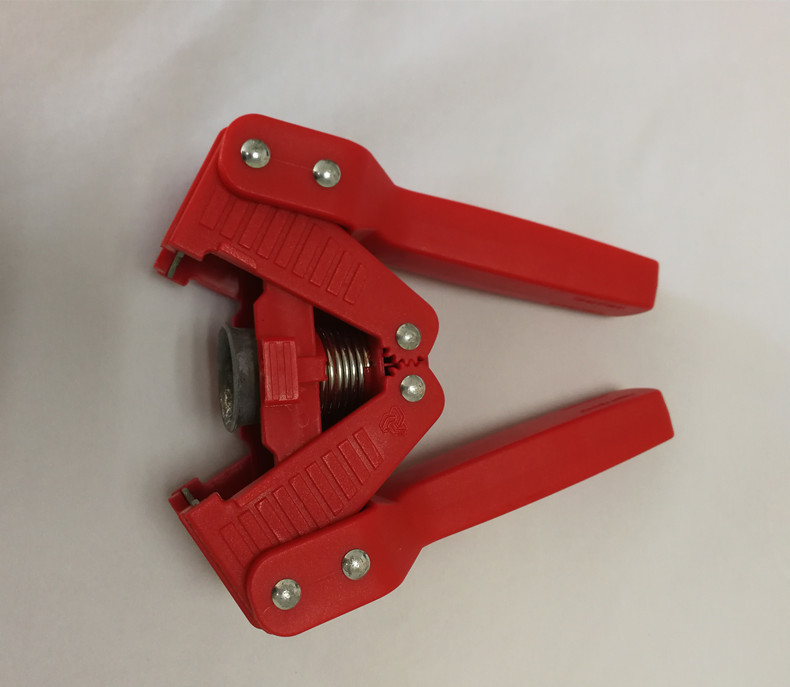 Twin Lever Manual Beer Bottle Capper , Red Beer Capping Equipment Eco Friendly