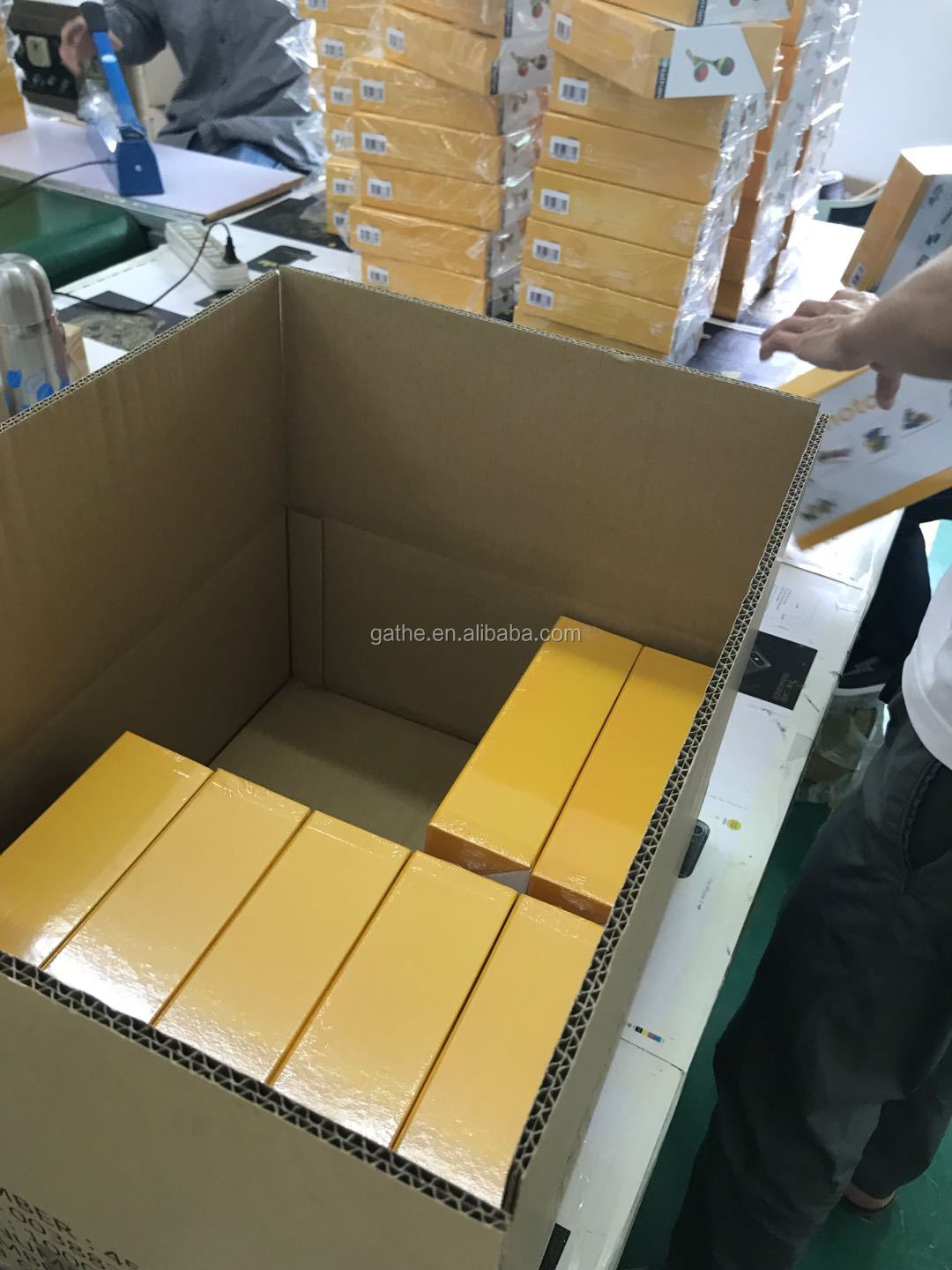 Cardboard Folded Gift Box Magnetic Lid Closure Book Style Rigid Sliding Packaging Flat Mailer