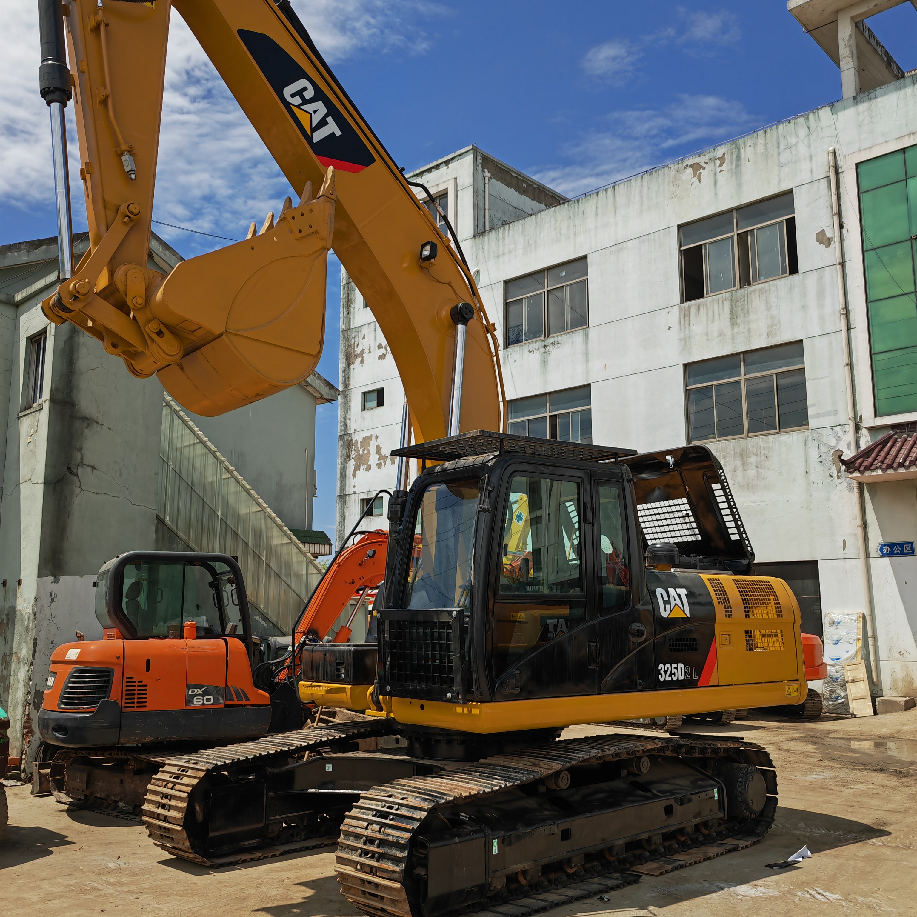 original paint high digging power used excavator used cat323d/second hand cat323d on sale