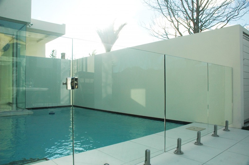 12.38mm Clear Laminated Swimming Pool Fencing Glass with Compressive Strength 4-6 Times