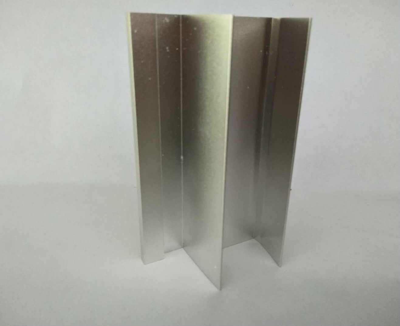 Low Pollution Polished Aluminium Door Frame Profiles Corrosion Resistant