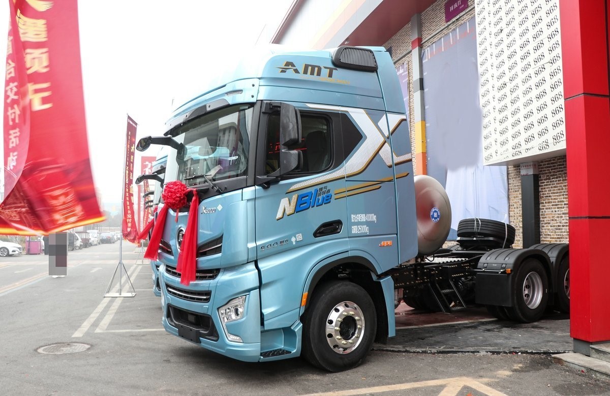 Shacman Tractor X6000 Light For EuroV Snow Plow 10 Wheel Truck Tractor Excavator Heavy Truck Evolution