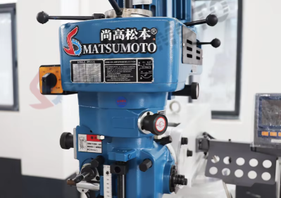M4 Vertical Turret Milling Machine Vertical Spindle Milling Equipment 1270x254mm