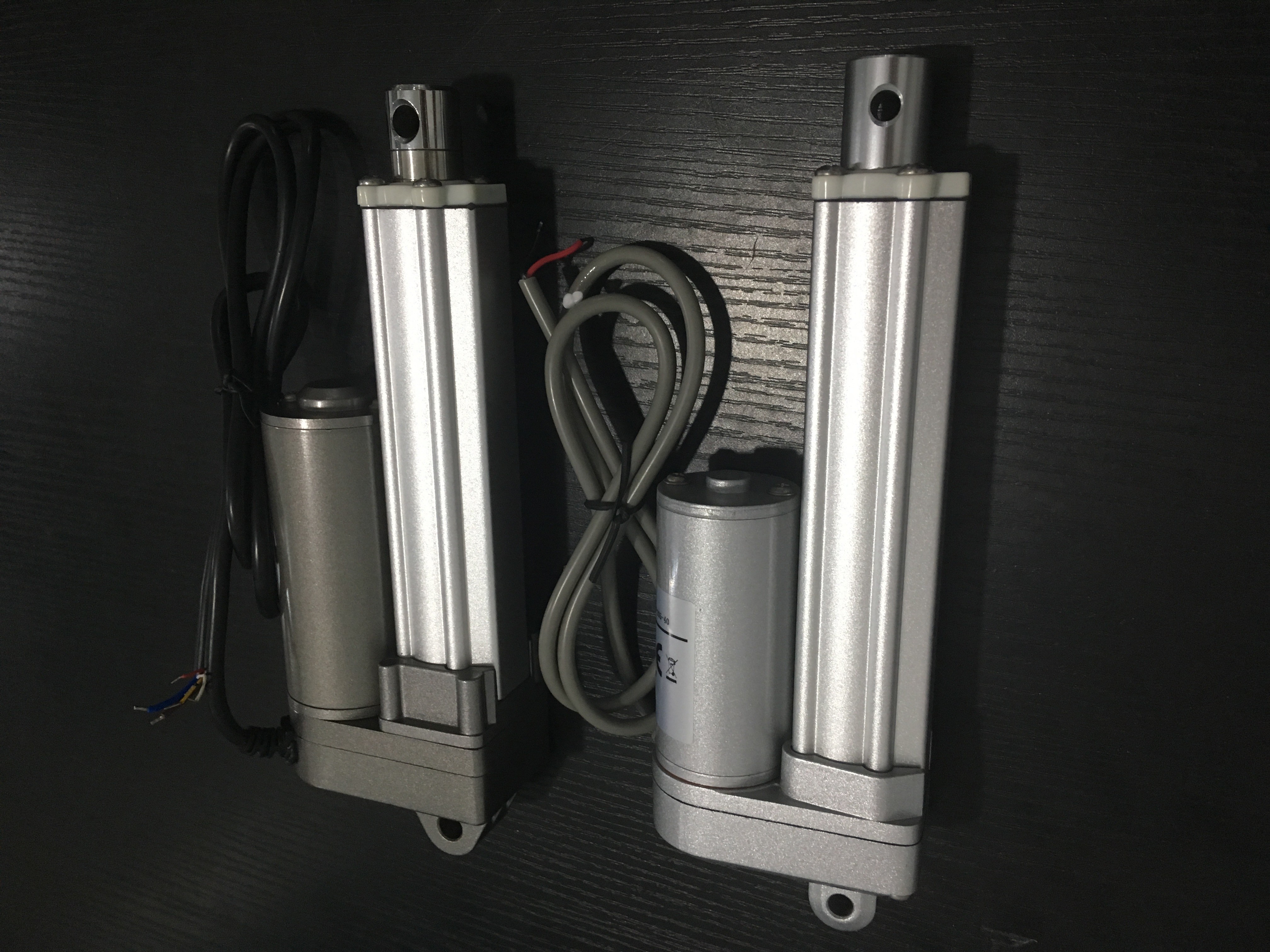 Power Driven Miniature Electric Actuator 30mm Stroke 500N Mini Actuators 12 Volt