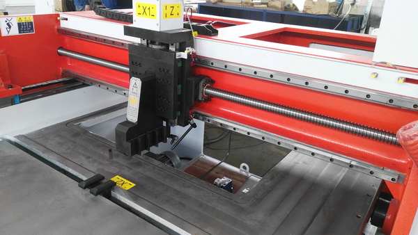 V Groover Hydraulic CNC V Grooving Machine , 2.2 KW V Cutter Gantry Type
