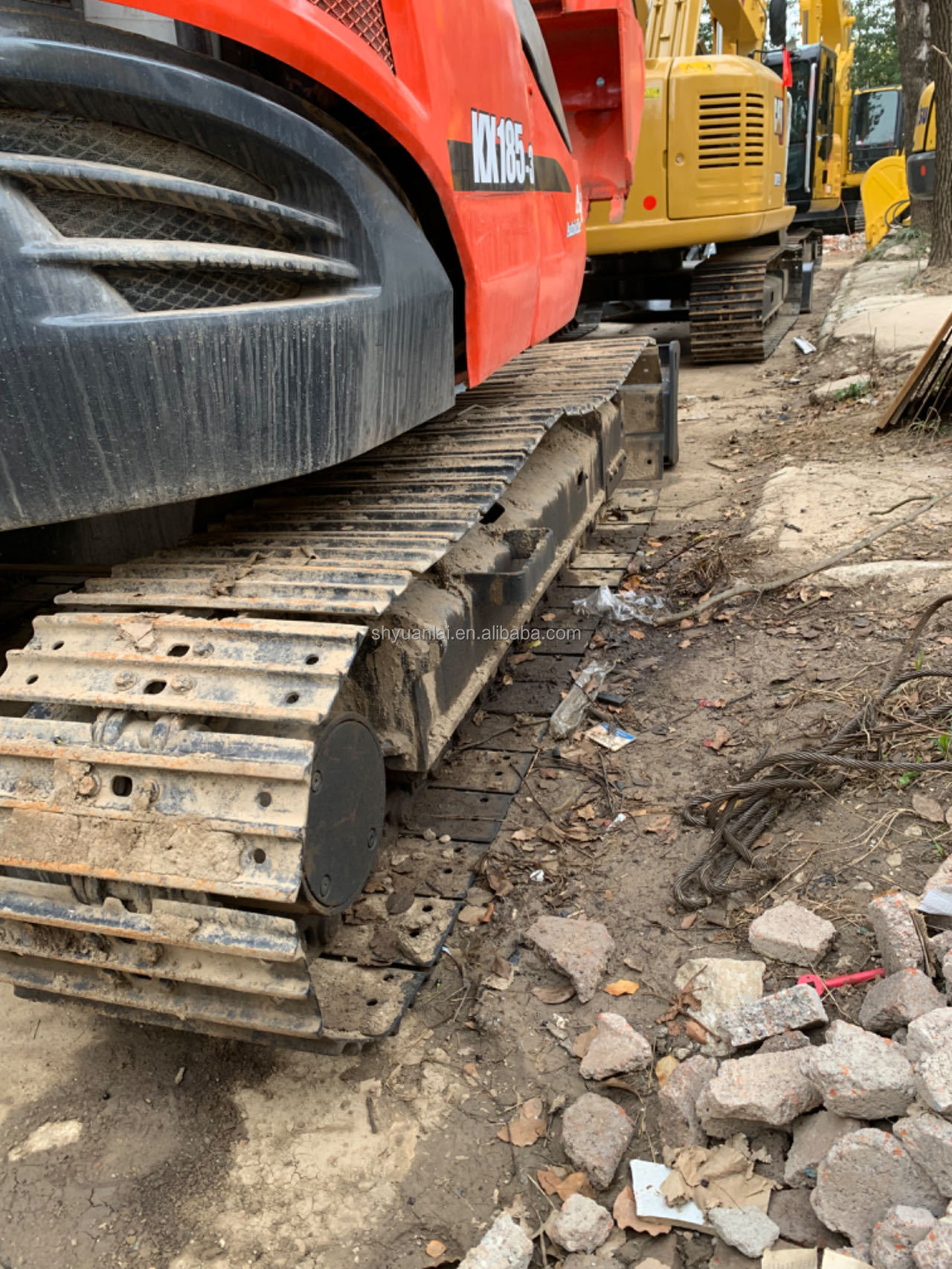 8000 KG Kubota185-3 Excavator with 0.35m3 Bucket Capacity and Mild Steel Construction