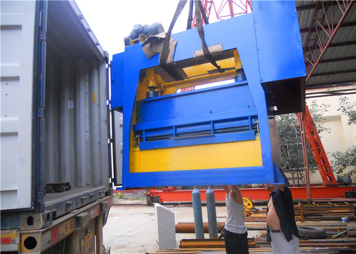 Perforated Metal Mesh Fence Making Machine / Hole Pounching Mesh Machine