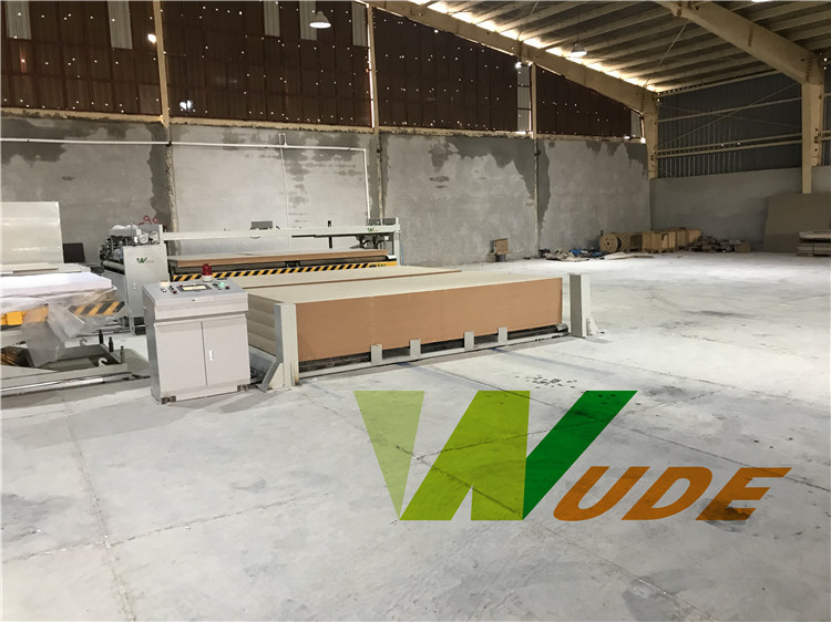 Synchronous Short Cycle Melamine Press Machine , Laminate Flooring Production Line