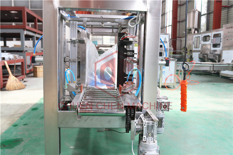 Plastic Bottle Filling And Sealing Machine Sauce And Water Bottle Packaging