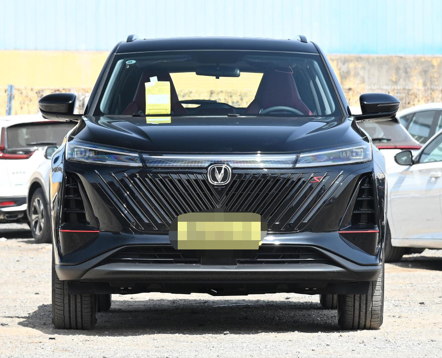 Changan CS75 PLUS Compact 5 Door 5 Seat SUV 1.5T LxWxH(Mm) 4700x1865x1710