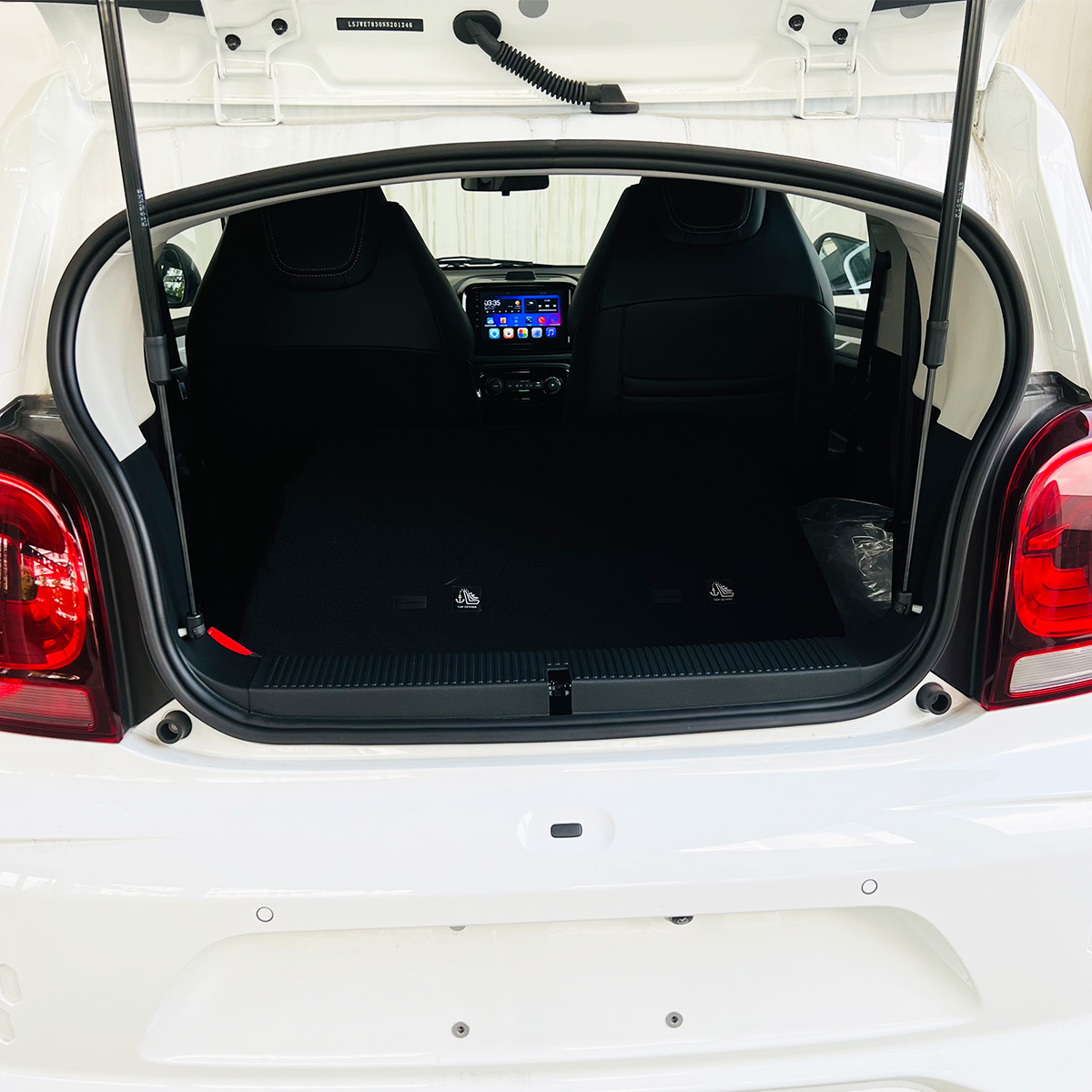 Two Seaters Mini Cars Roewe CLEVER MINI Electric Cars Adults with 311km Long Range NEDC and 5.5 Hrs Charging Time