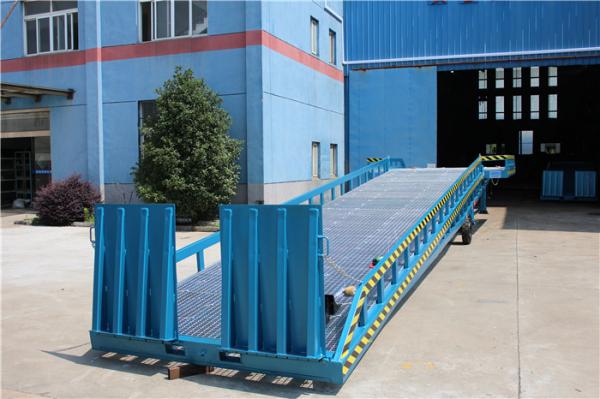 Portable Mobile Yard Ramp To Unloading Goods By Forklift From Warehouse Dock