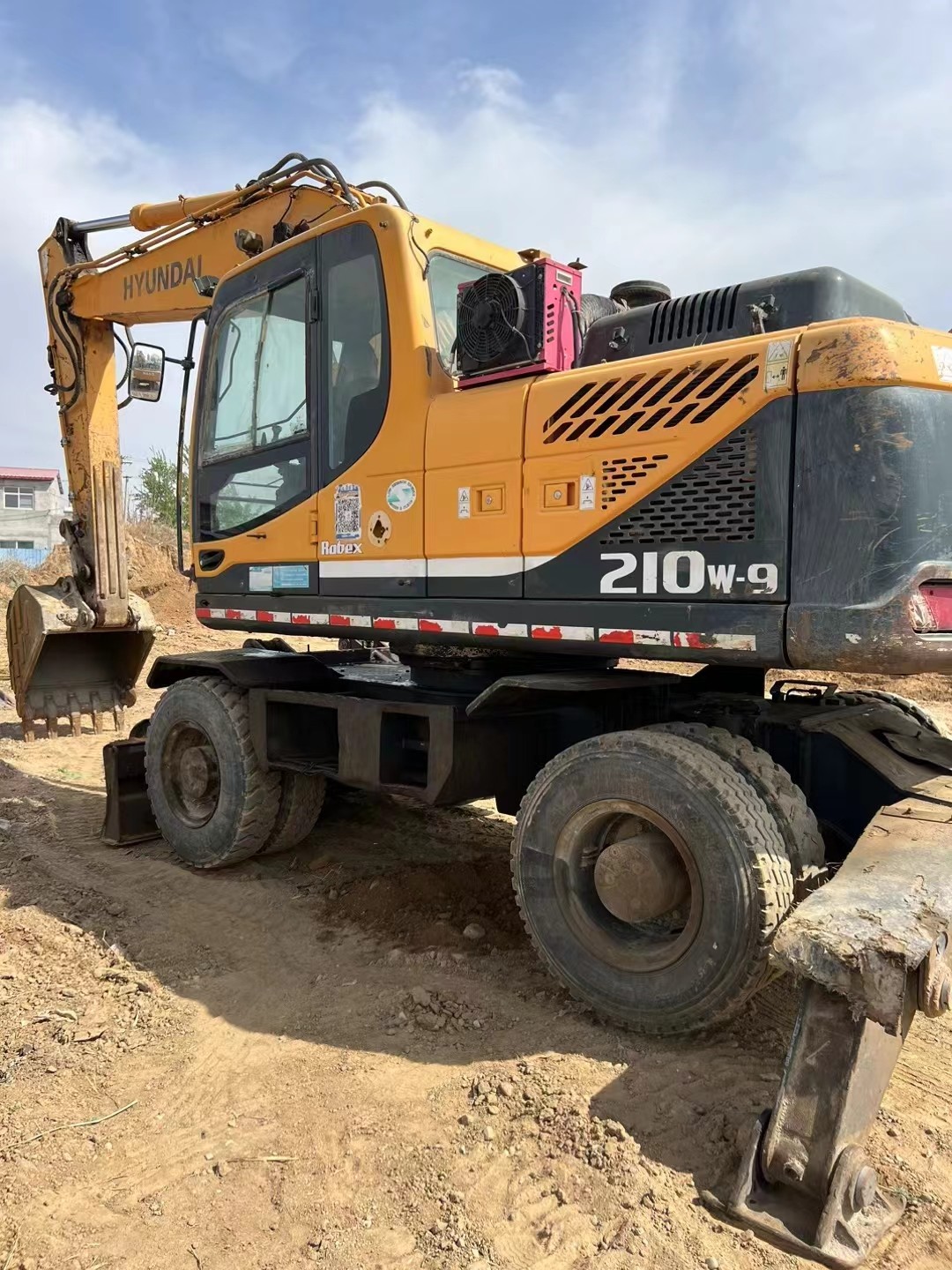 Second Hand Hyundai 210-9 Wheeled Excavator In Good Condition, Welcome To Inquire