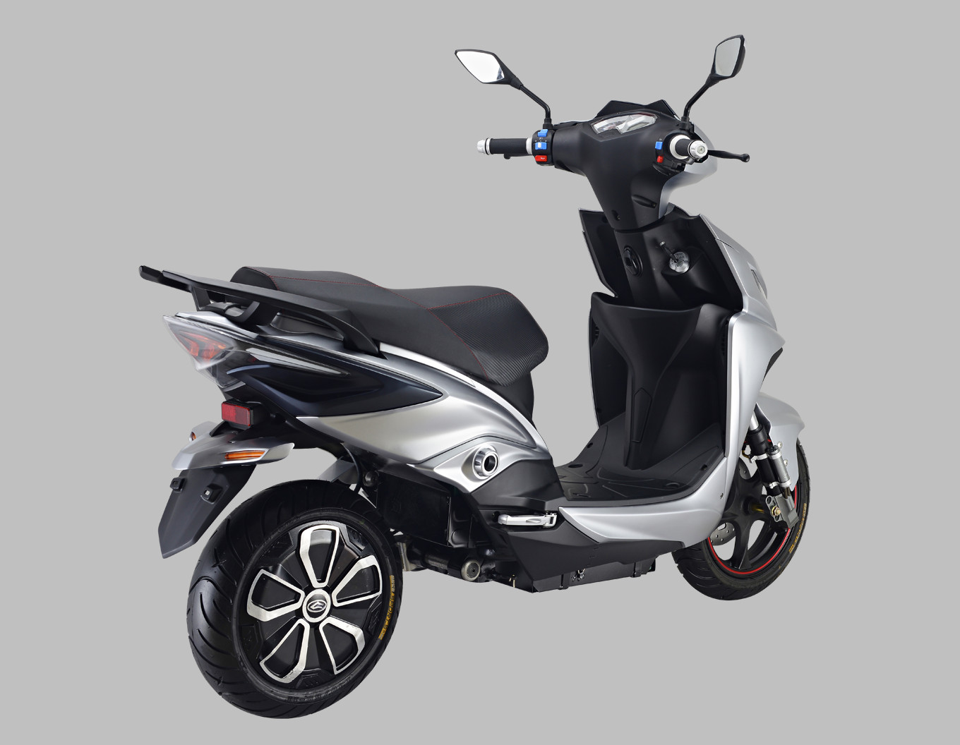 10"x3.5 Pedal Assisted Electric Scooter 25km/H 48V 20Ah Lead Acid Gel Battery