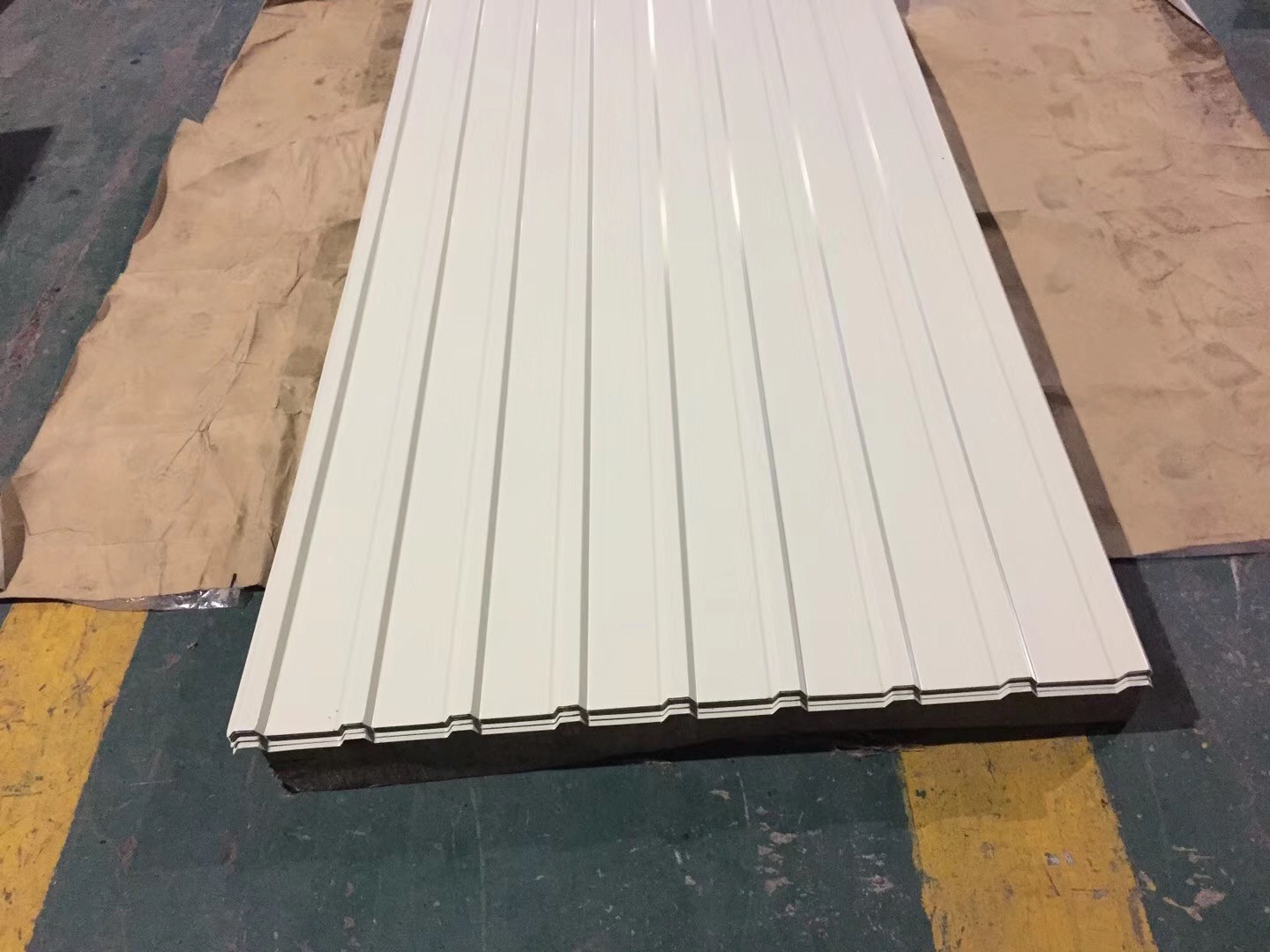 26 Gauge X 914mm AA3003 / 3004 Corrugated Ral Color Pre Painted Aluminum Sheet For Roofing And Wall Cladding Material