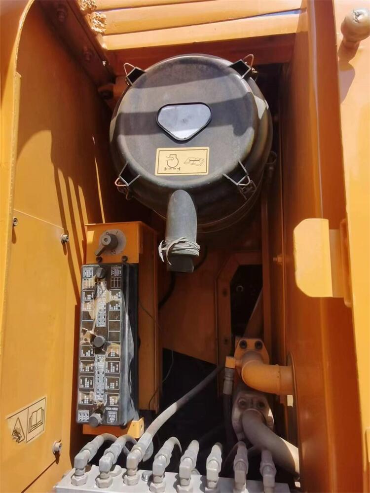 4.2 km/s Rate Speed Used Hyundai 225-9T Crawler Excavator in Shanghai Less Hours Best