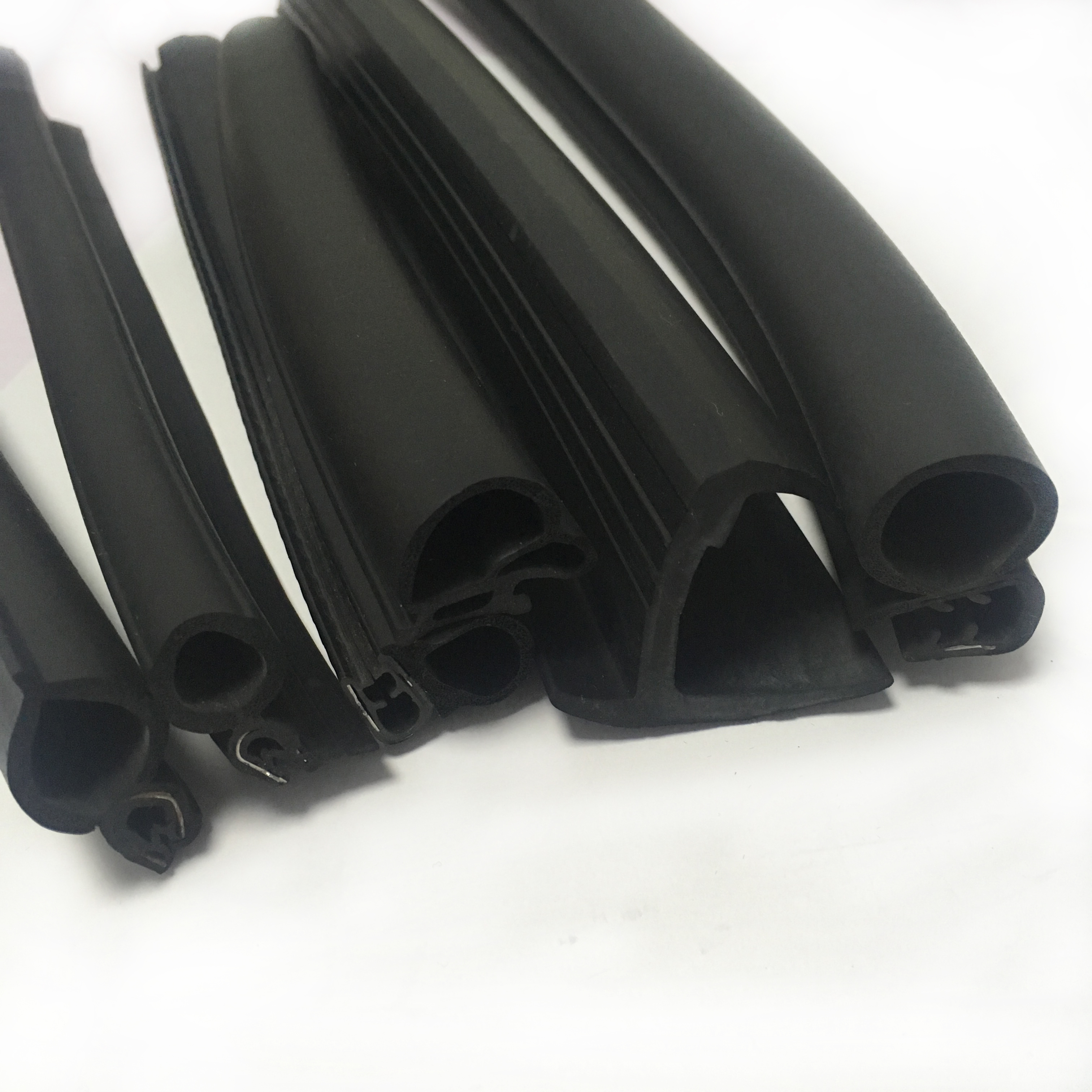 Co Extrusion V Shape Rubber Seal EPDM Foam Gasket for Cars and Other Vehicles